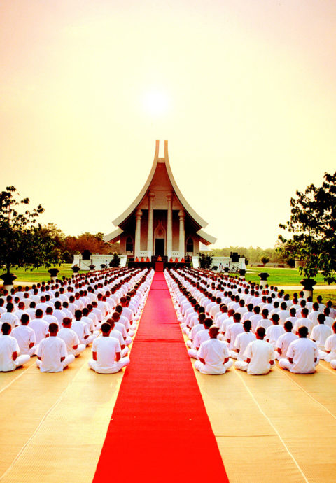 Einfach mal rumsitzen! Was passiert bei Meditation im Gehirn?