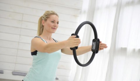 Pilates nach der Schwangerschaft mit dem Pilatesring