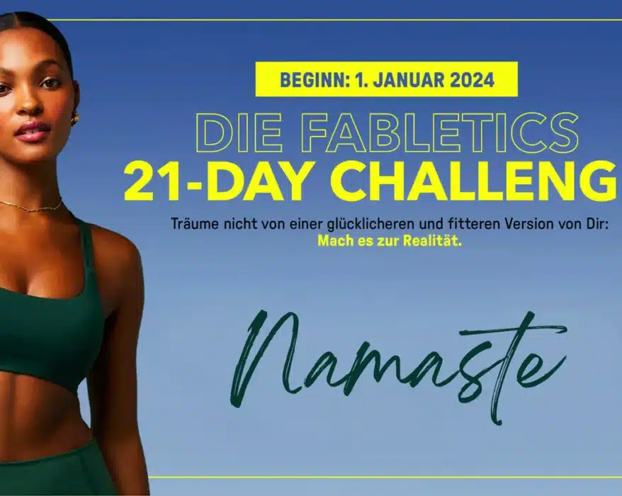 Frau mit Fabletics BH und Yoga Leggings neben der 21 Tage Fitness Challenge Grafik