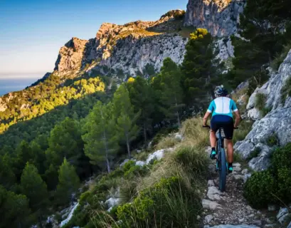 Fahrradfahrer in den Bergen von Mallorca