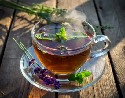Detox-Tee mit Kräutern