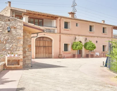 Außenaufnahmen des Hotels Ayurvila Wellness Resorts auf Mallorca