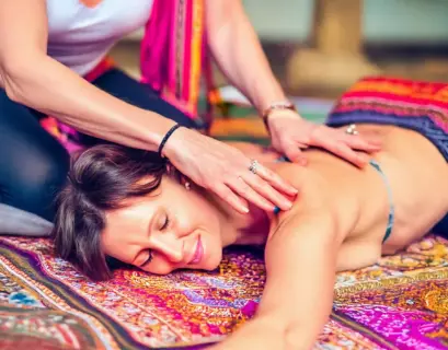 Frauen machen Tantra Yoga