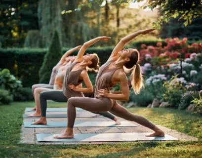 Frauen machen Yoga im Garten